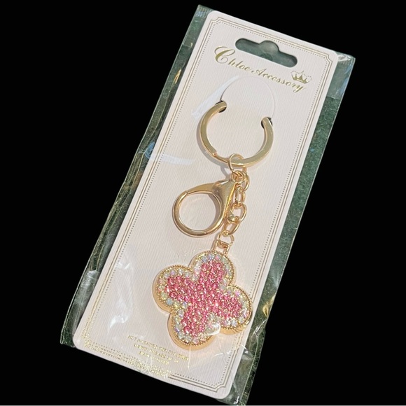 Accessories - 🎟️ Gold Tone Rhinestone Bling Pink Clover Bag Charm Keychain - NIP